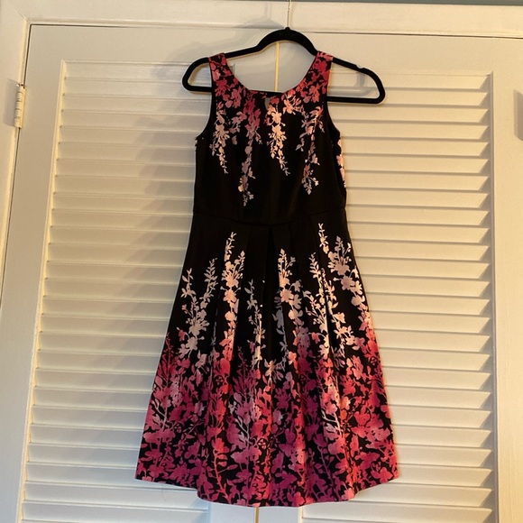 White House Black Market sz 2 Cherry Blossoms Dress - Picture 1 of 2
